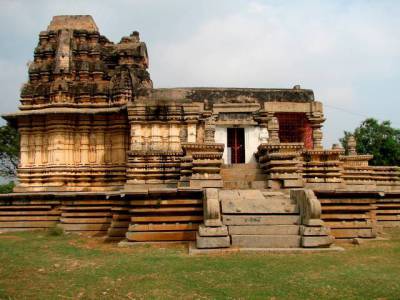 Pillalamarri Temple in Suryapet District