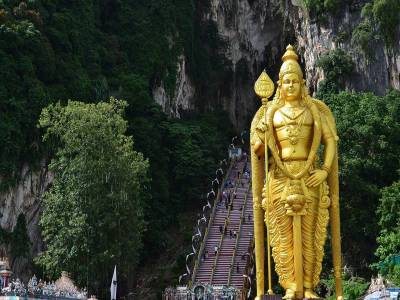 Travel Guide Batu Caves Lord Murugan