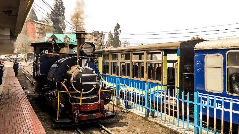 Toy Train Darjeeling Himalayan Railway, Timings, History, Route