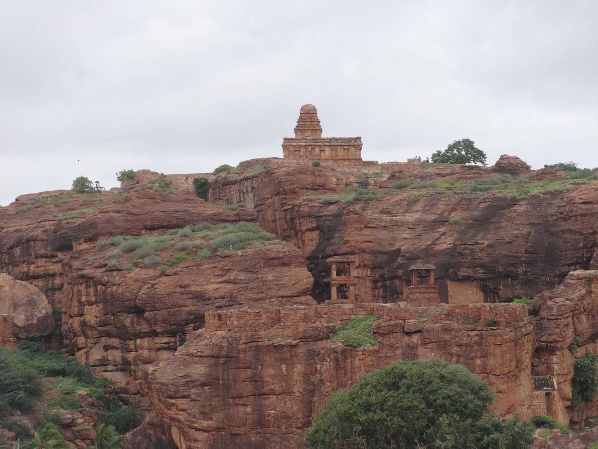 Badami Fort Bagalkot Karnataka Timings History Facts Photos badami-fort-bagalkot-karnataka-timings-history-facts-photos