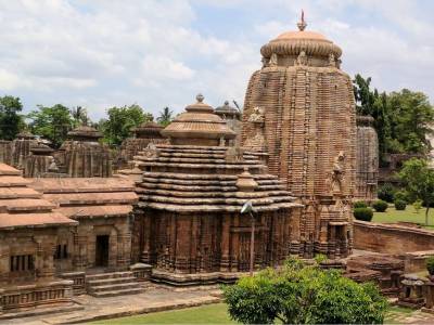 Travel Guide Lingaraja Temple Bhubaneswar Odisha