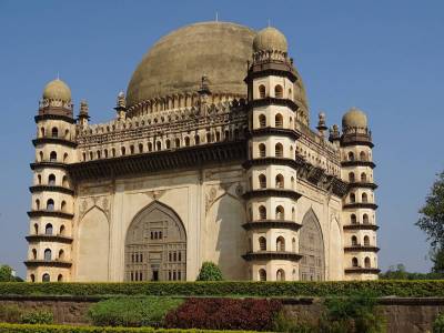 Travel Guide Gol Gumbaz in Bijapur of Karnataka