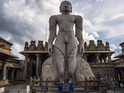 Travel Guide Gommateshwara
