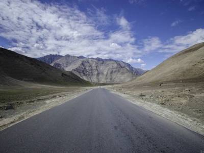 Travel Guide Magnetic Hill Leh, Ladakh