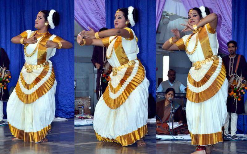 Mohiniyattam