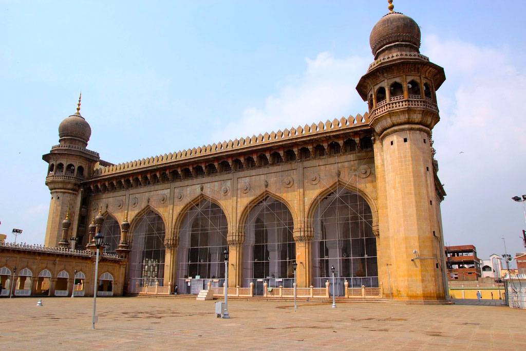 Makkah Masjid Hyderabad, History, Timings & Legend