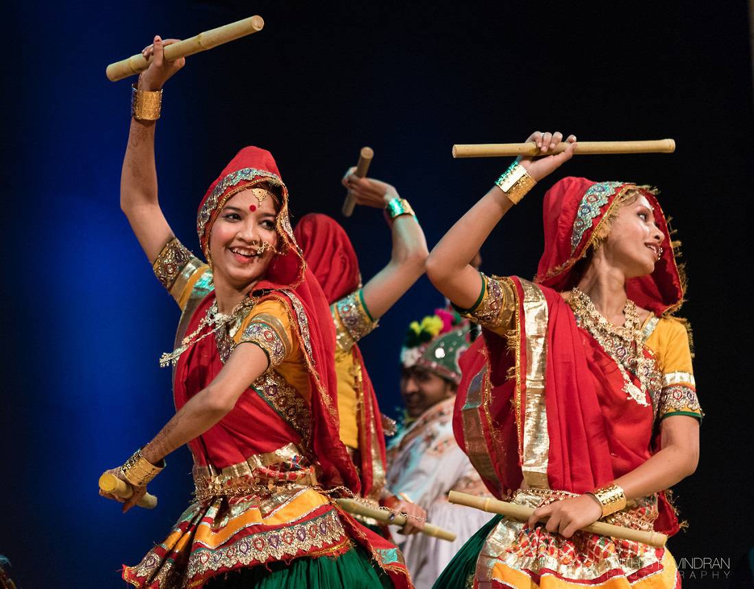 Dandiya Folk Dance, History, Costume, Steps, Origin, Raas