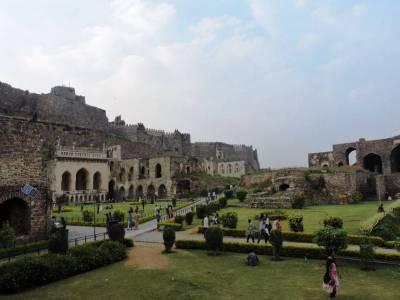 Travel Guide Golconda Fort