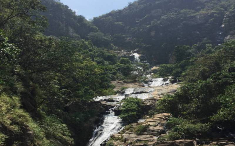 Ravana Ella Cave Falls