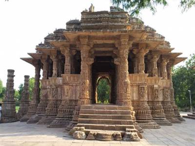Travel Guide Sun Temple Modhera