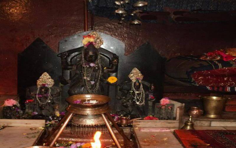 Haat Kalika mandir Gangolihat