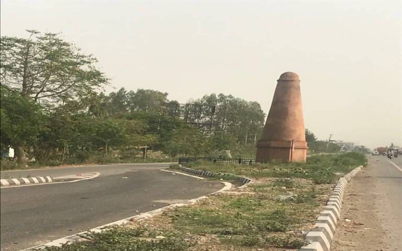 Kos Minars or milestone towers in India