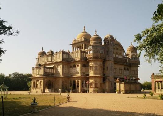 Vijay Vilas Palace Kutch, History, Timings, Entry Fee & Photos