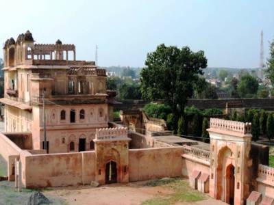 Travel Guide Rai Praveen Mahal