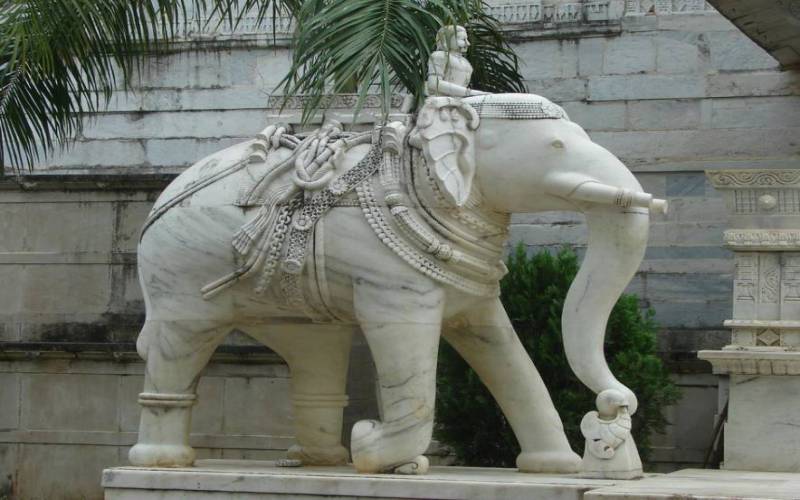 kumbhariya jain temple