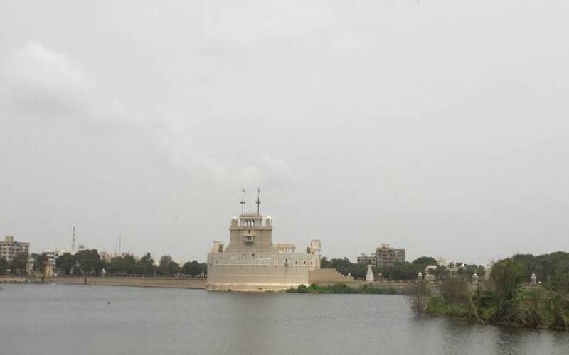Lakhota Lake