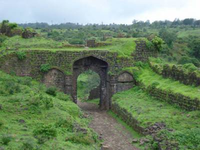 Travel Guide Gawilghur Fort