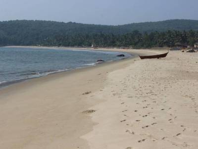 Travel Guide Nivati Beach Malvan