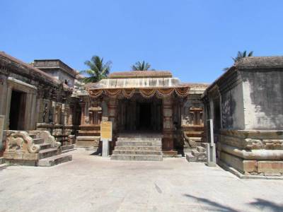 Travel Guide Ramalingeshwara Temple, Avani