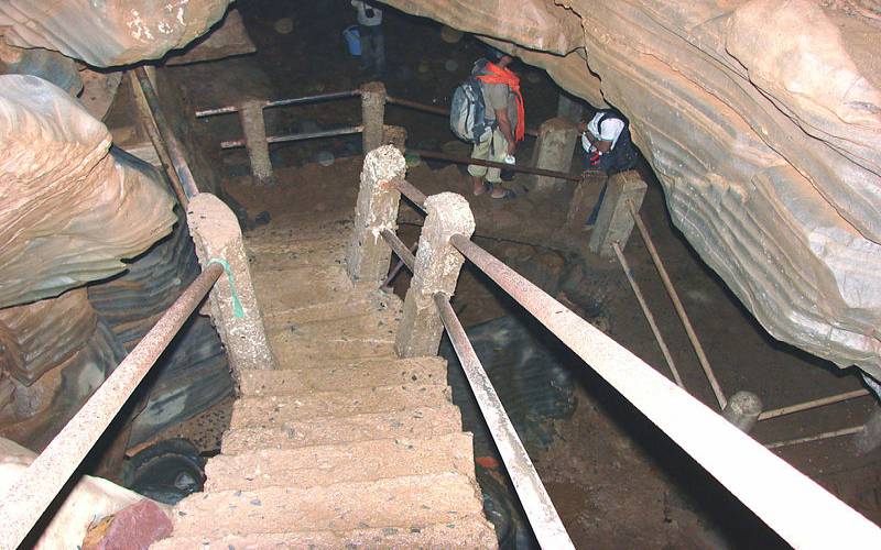 Jagdalpur Kutumsar Cave