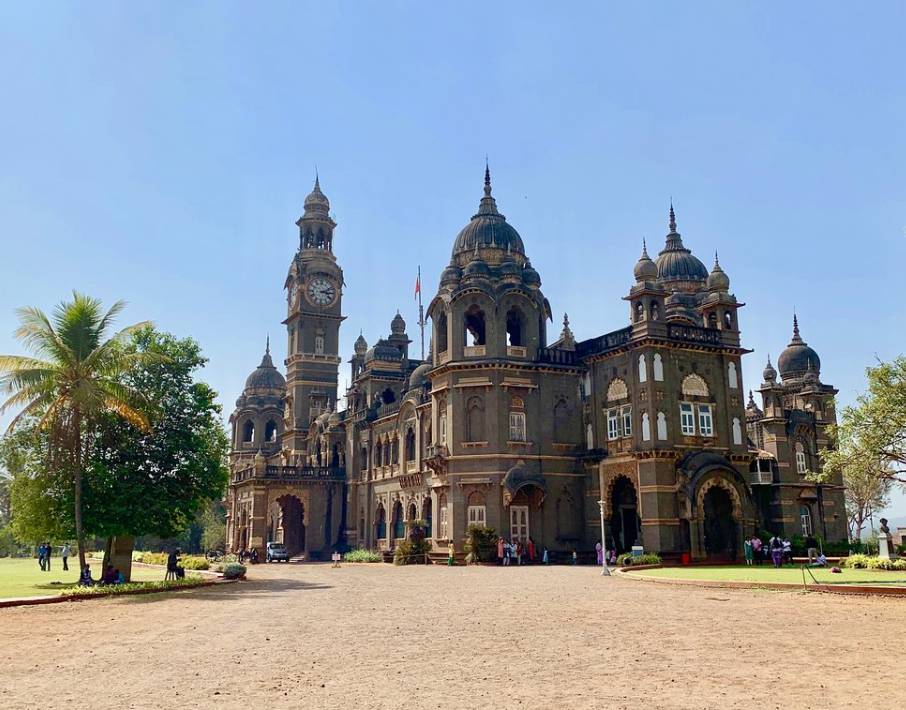 Maharaja's Palace Kolhapur, Timings, Images, Entry Fee, History