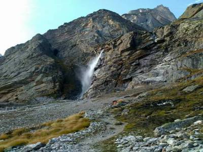 Travel Guide Vasudhara Falls Badrinath