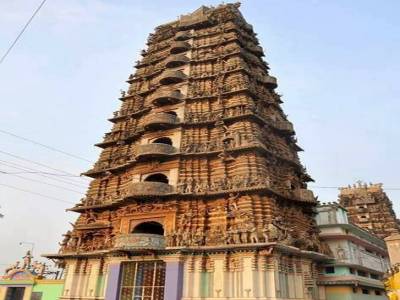Travel Guide Shri Suryanarayana Swamy Temple of Gollalamamidada