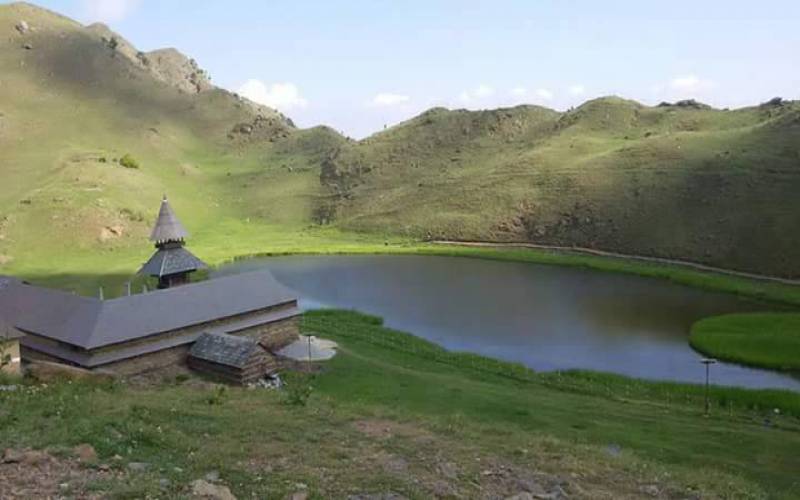 Mandi Prashar Lake