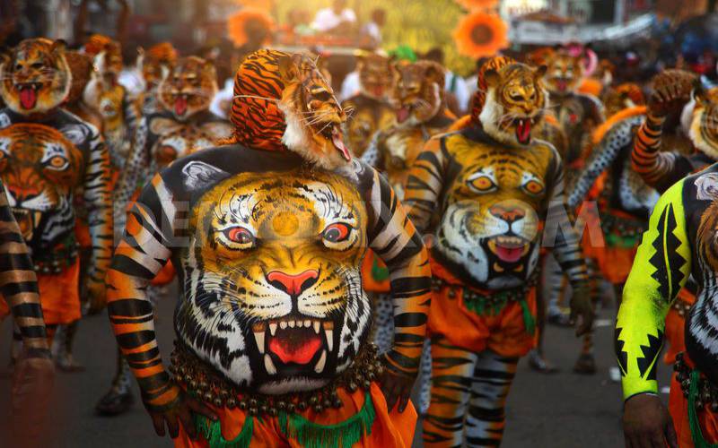 Puliyattam Folk Dance