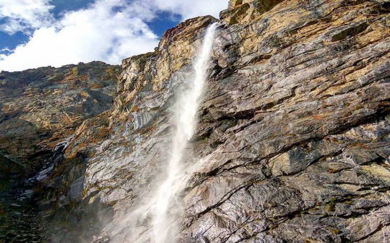 Mana Vasudhara Falls