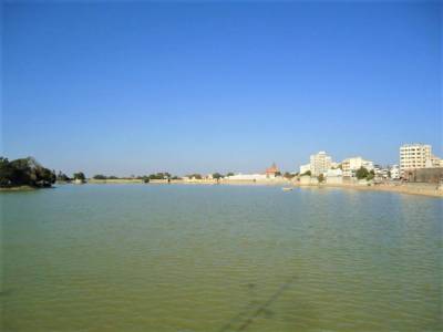 Travel Guide Hamirsar Lake Bhuj View 1