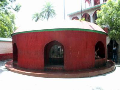Travel Guide Agam Kuan Patna
