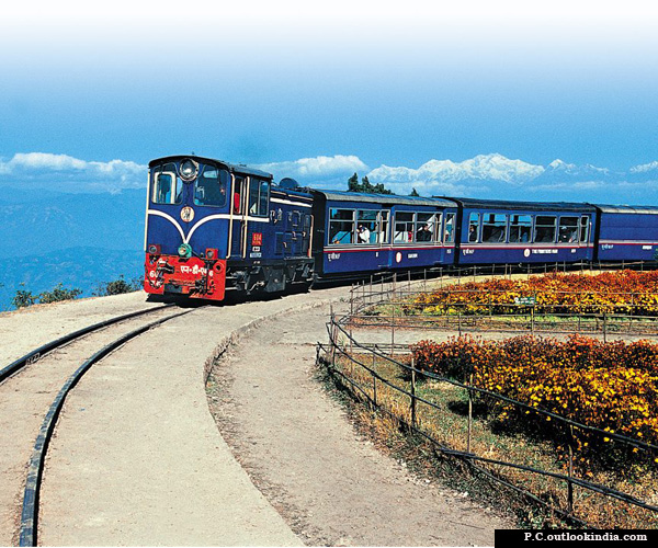 Darjeeling Himalayan Railway, timings, tickets price, route, toy train