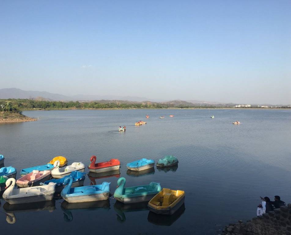 Sukhna Lake Chandigarh, timings, boating price, tickets, photos
